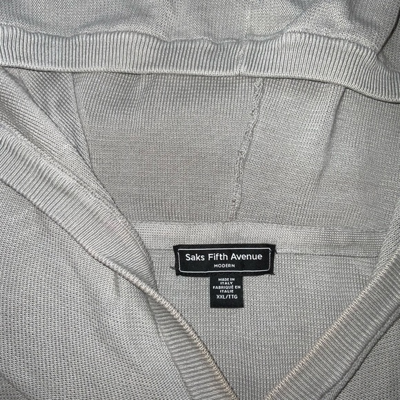 Sam's Fifth Avenue, made in Italy, is 100% Cotton, shirt with hood. - Picture 1 of 5